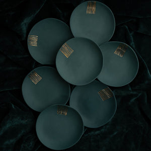 Petra, neglazirana tacnica sa zlatom