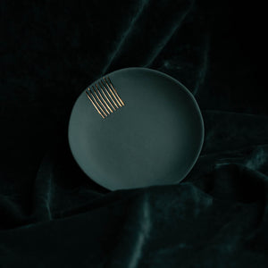 Petra, neglazirana tacnica sa zlatom