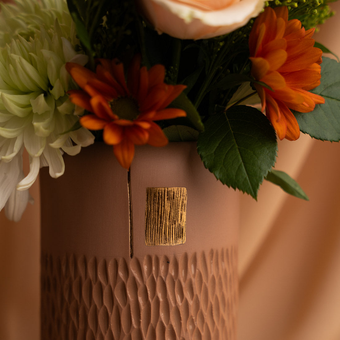 Bokor, mala vaza, tri boje