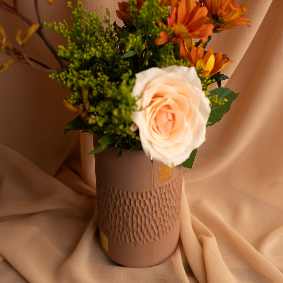 Bokor, mala vaza, tri boje