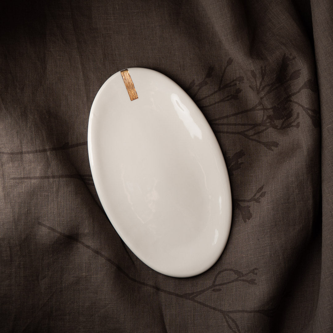 Moscata Small Oval Plate, three variants - Short Line Gold