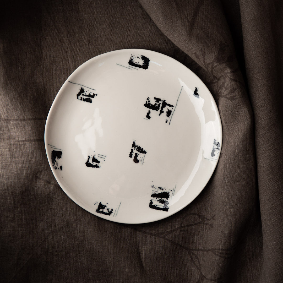 Moscata plates, three designs, four sizes - Luncheon / Black Patterns
