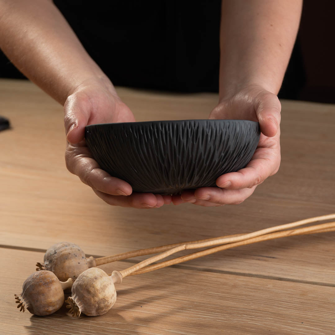 Orah Bowl, two sizes, two colors - Medium / Black